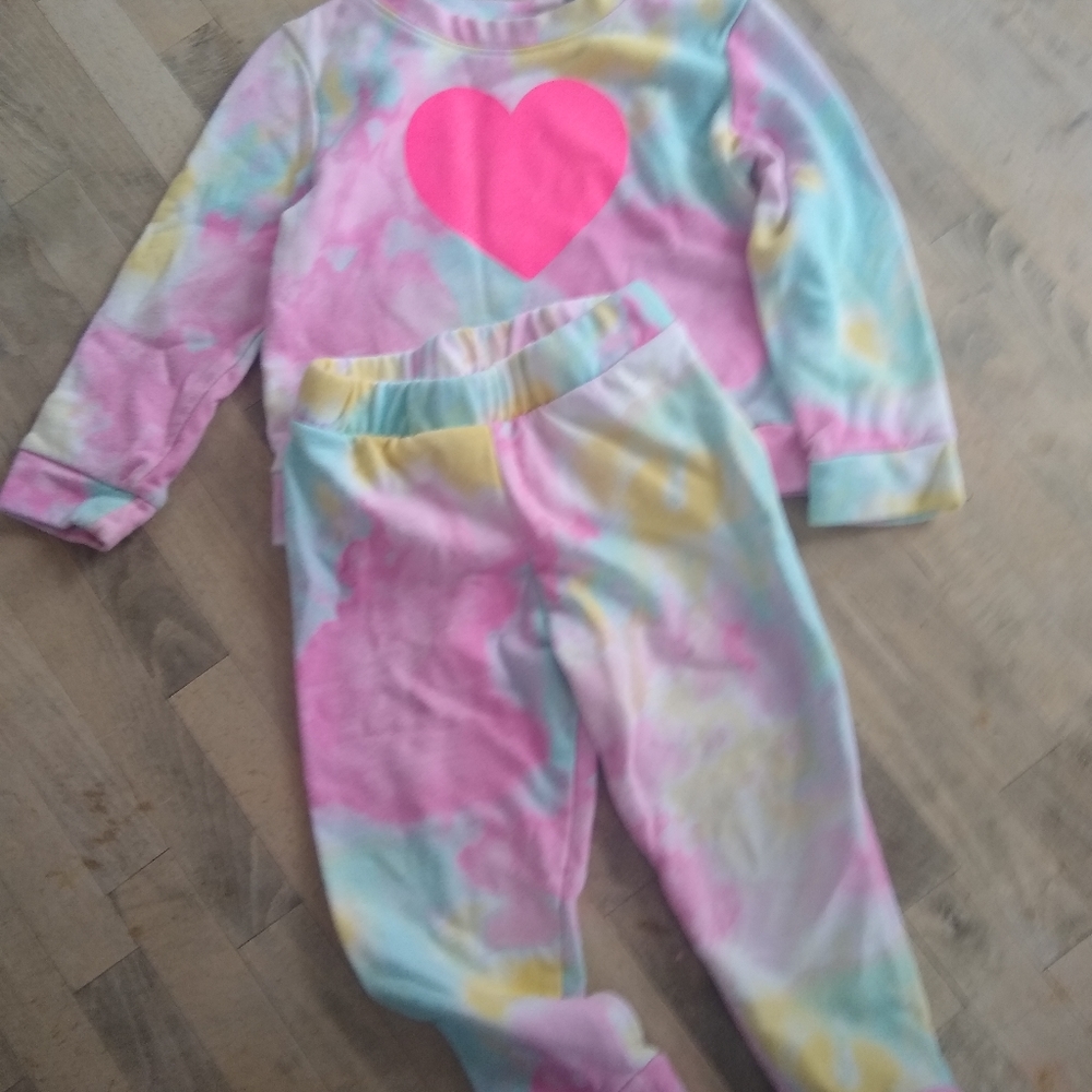 Tie dye sweat outfit